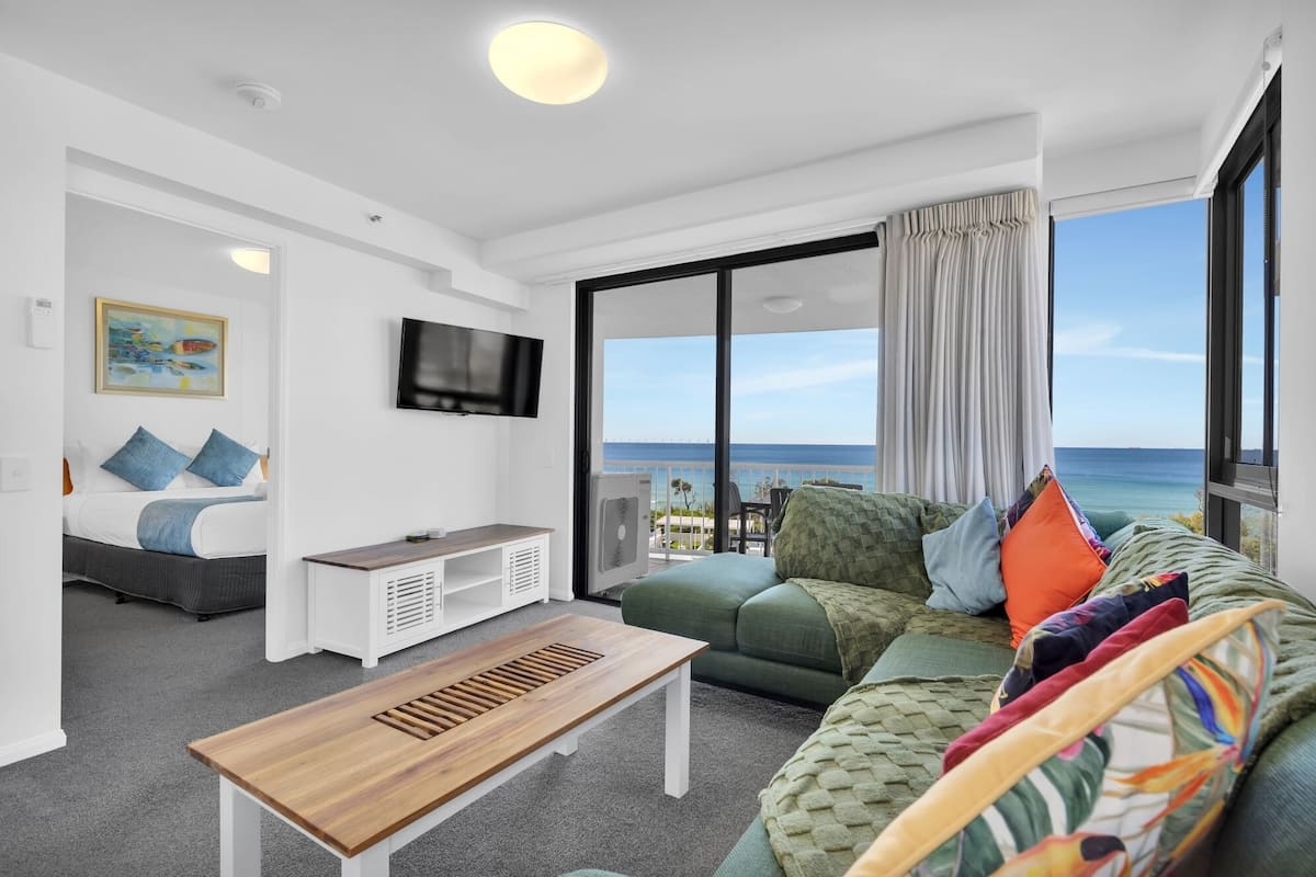 3 Bedroom Ocean View, Tower II | Living area | 42-inch flat-screen TV with cable channels, LCD TV