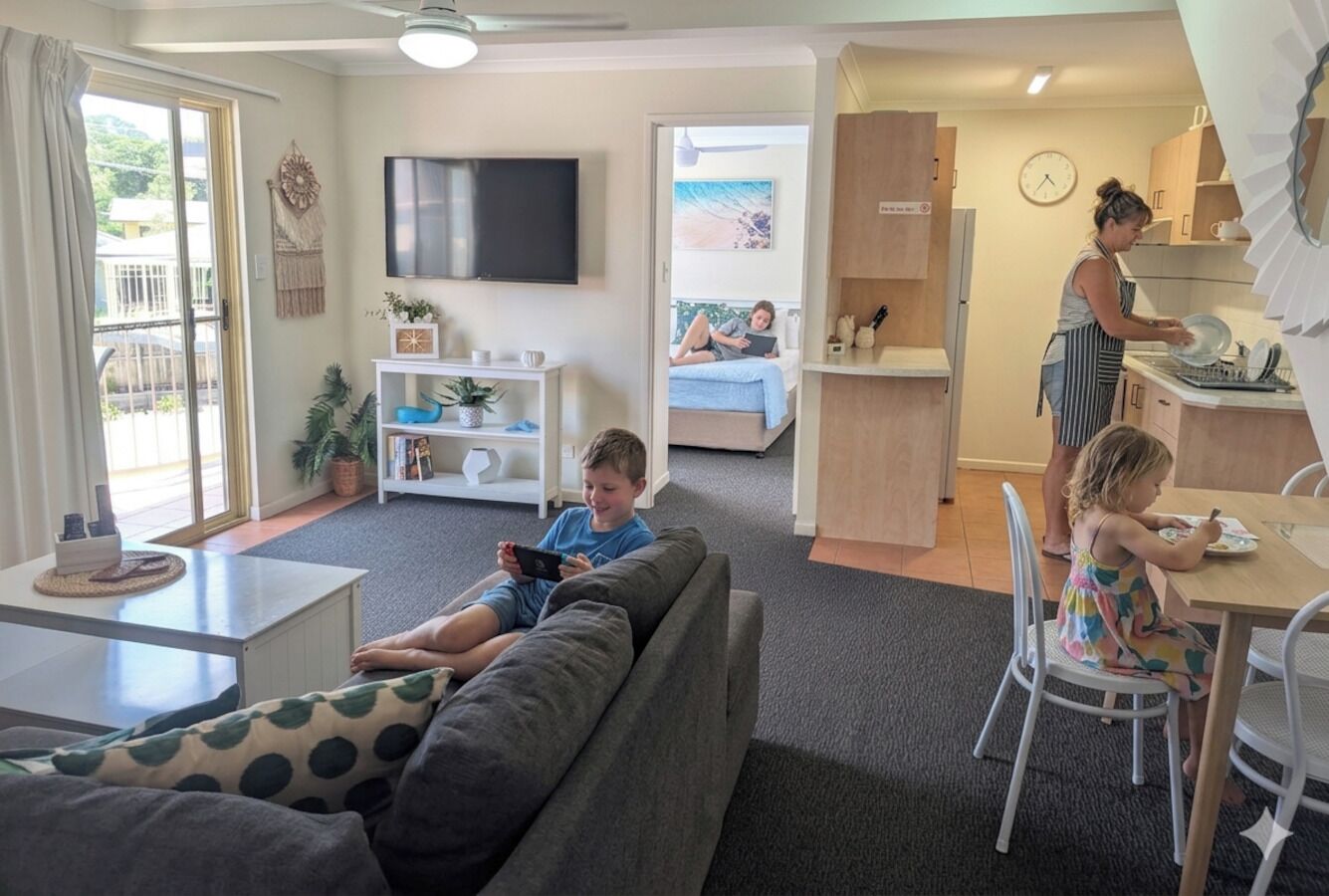 Hypo-allergenic bedding, bed sheets