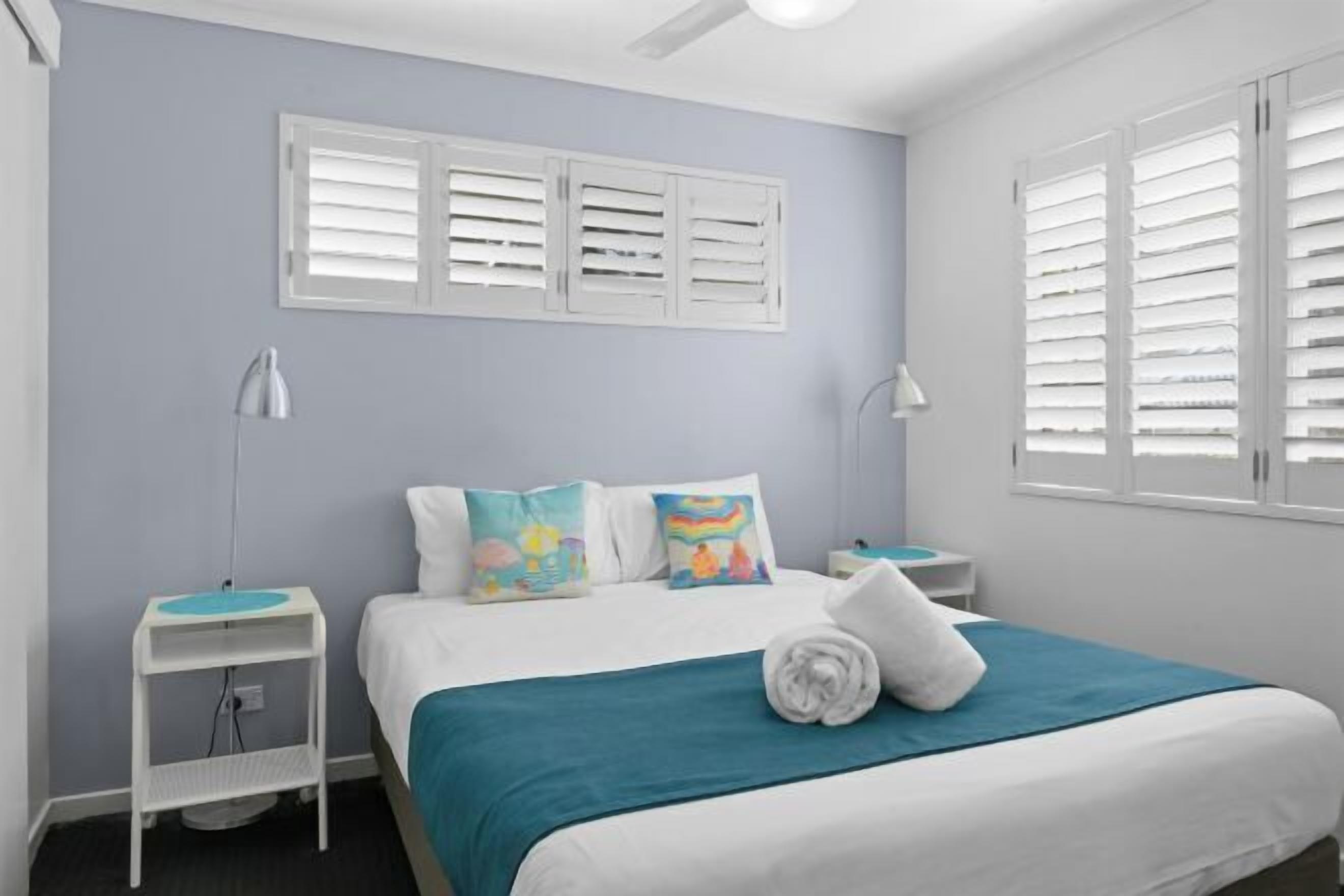 Hypo-allergenic bedding, bed sheets