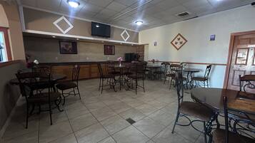 Café da manhã continental grátis todos os dias