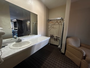 Room, 1 Double Bed, Non Smoking | Bathroom | Free toiletries, hair dryer, towels - Knights Inn By Capital O Emporia I 35 (Emporia)