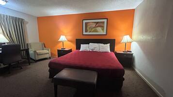 Skrivebord, strygejern/strygebræt, gratis Wi-Fi, sengetøj