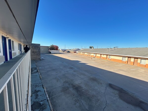 Exterior - Knights Inn By Capital O Emporia I 35 (Emporia)