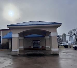 Front of property - Knights Inn By Capital O Emporia I 35 (Emporia)