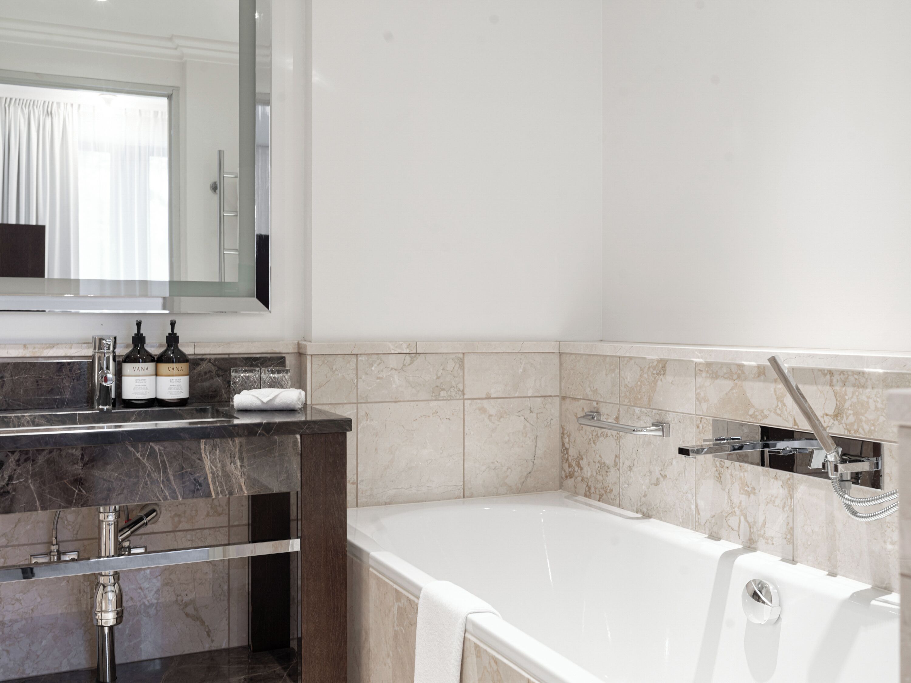 junior suite | bathroom | free toiletries, hair dryer, bathrobes, slippers