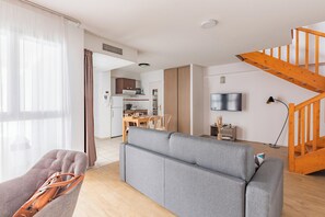 Superior Apartment | Living area | Flat-screen TV - Appart'City Confort Pau Centre (Pau)