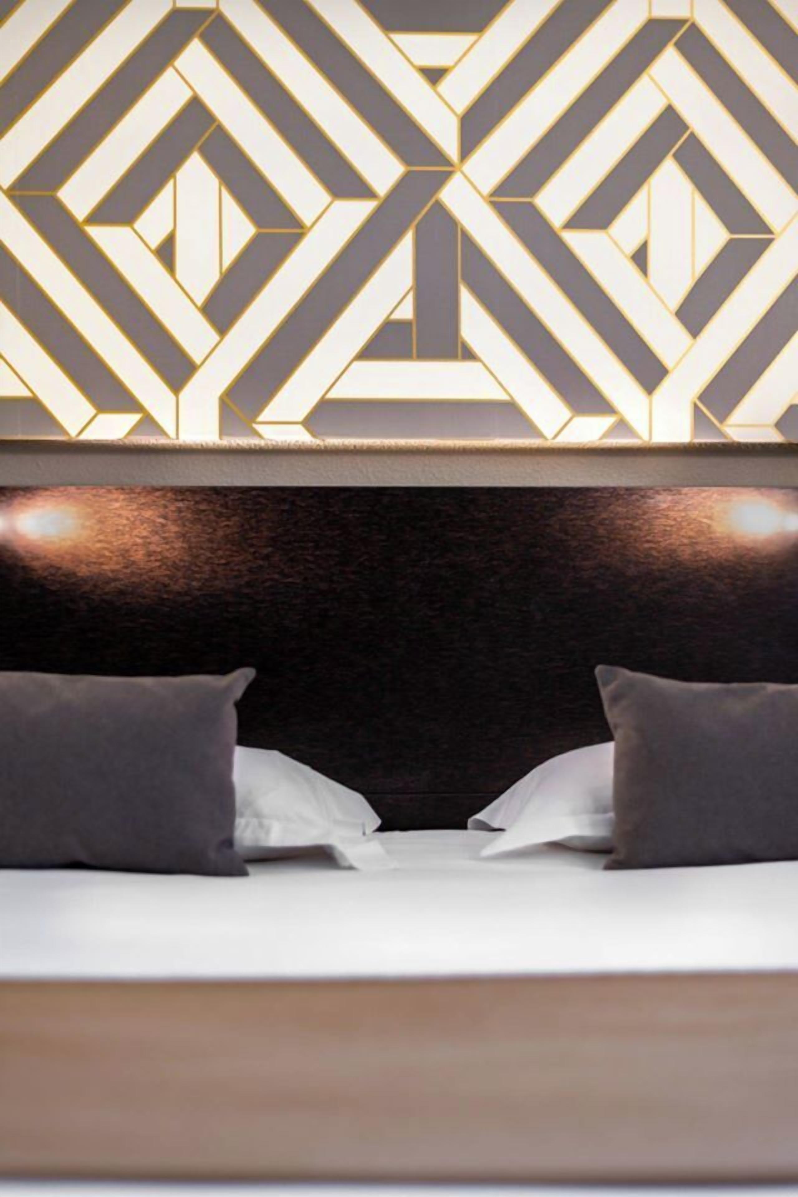 comfort double room, 1 queen bed | desk, laptop workspace, soundproofing, iron/ironing board