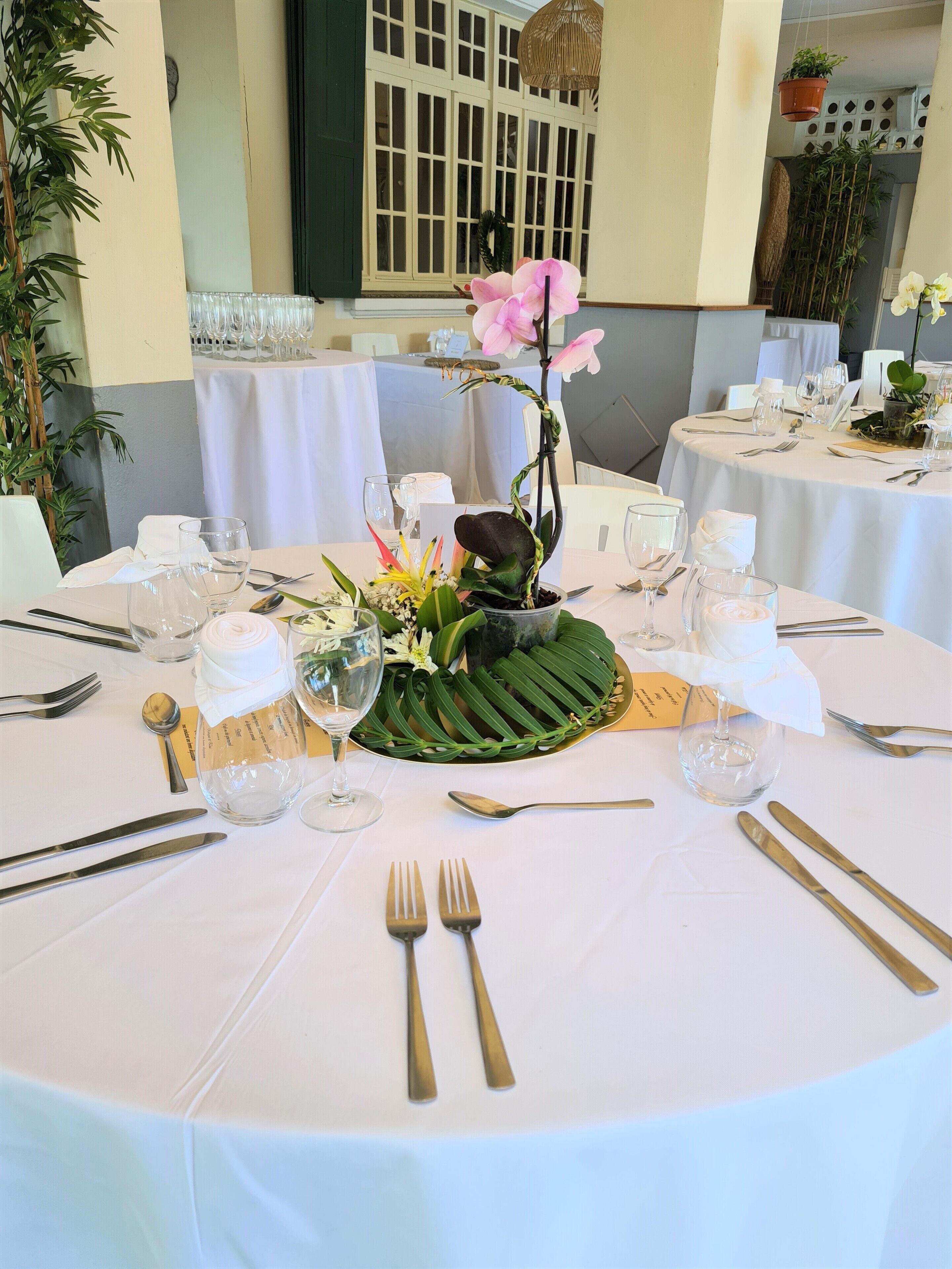 lunch, dinner served; french cuisine, pool views