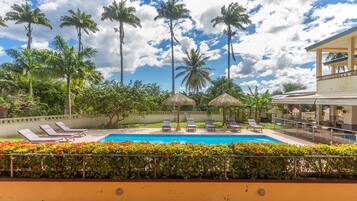 Outdoor pool, pool loungers