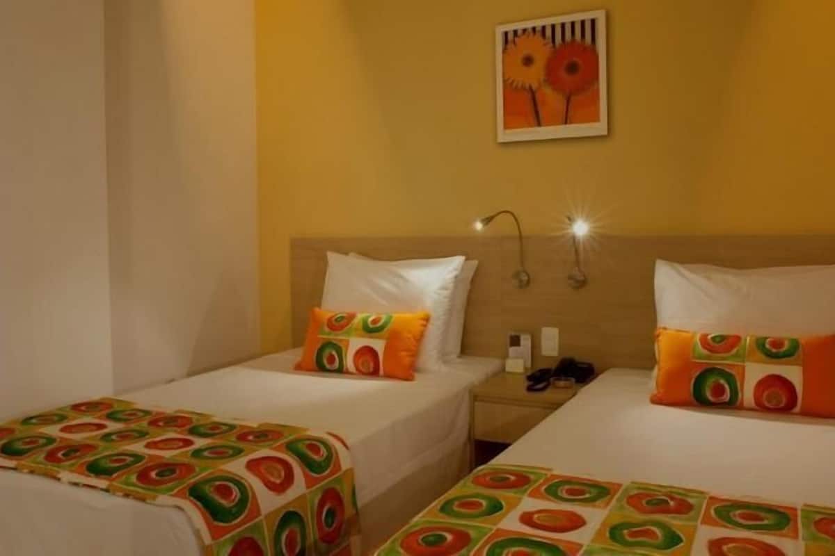 2 chambres, minibar, coffre-fort, bureau