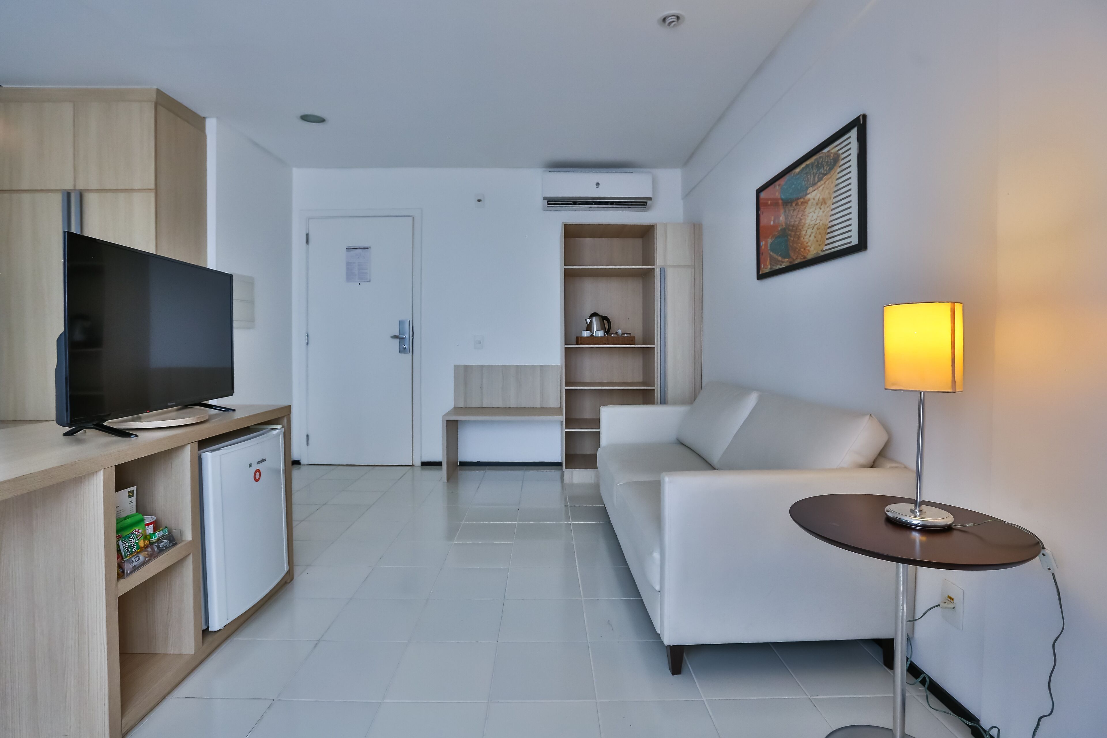 suite business office | 2 bedrooms, minibar, in-room safe, desk