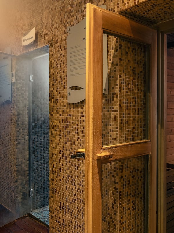 Couples treatment rooms, sauna, hot tub, steam room, body treatments