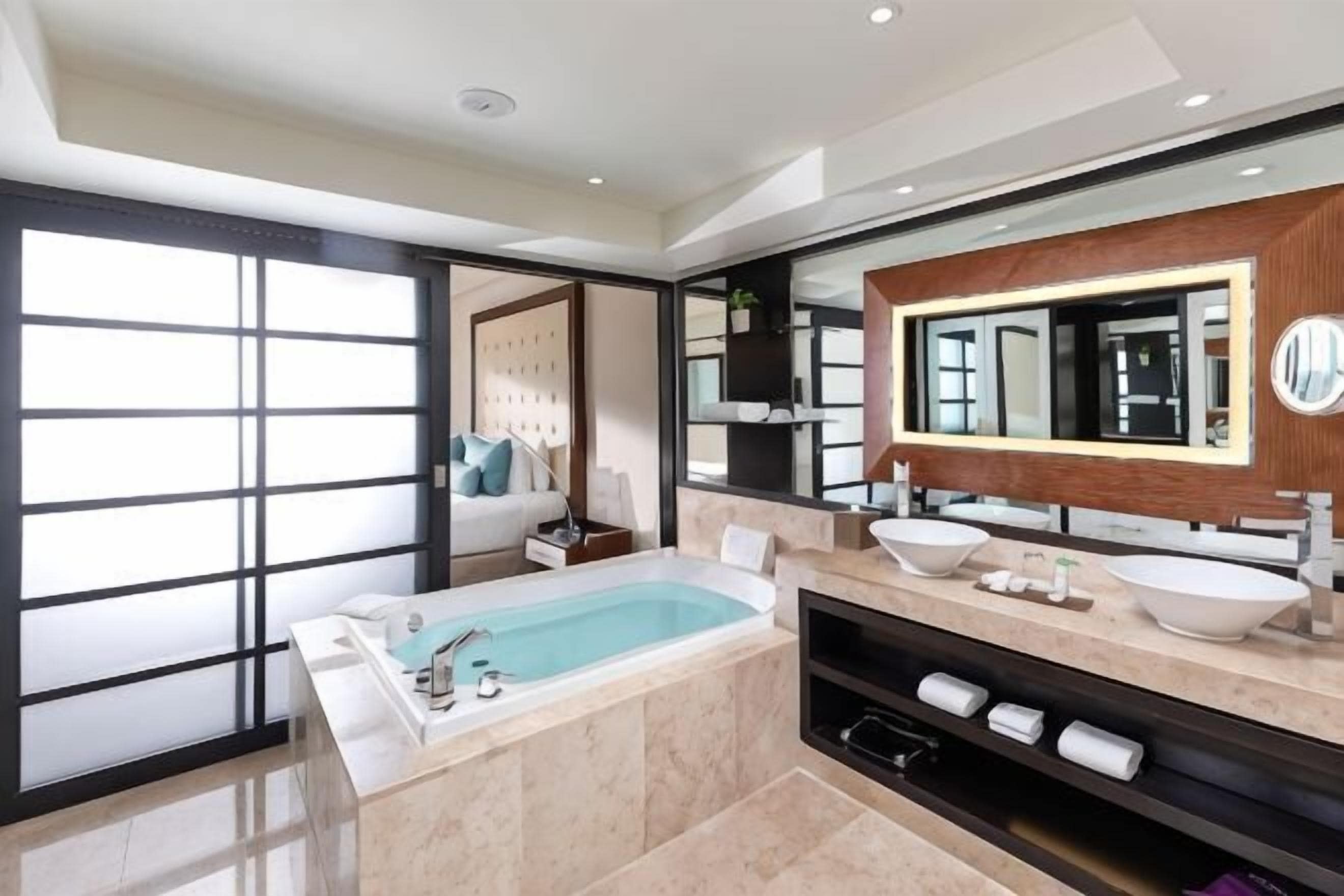 Dusche, Regendusche, Designer-Toilettenartikel, Haartrockner
