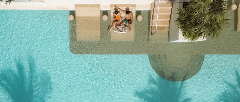 Egyptian cotton sheets, premium bedding, down comforters, minibar