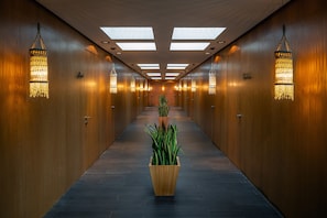 Couples treatment rooms, sauna, hot tub, steam room, body treatments