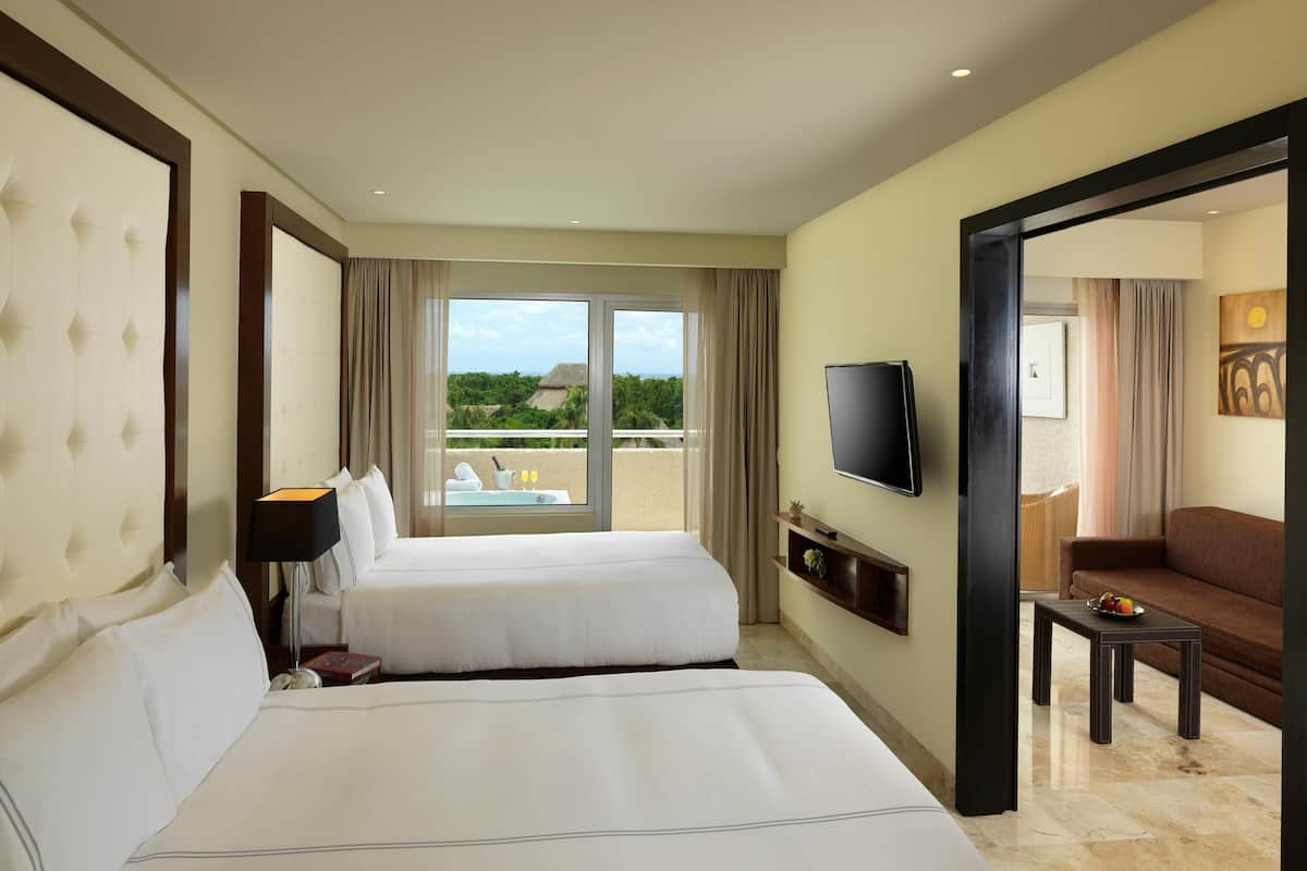 Egyptian cotton sheets, premium bedding, down duvets, minibar