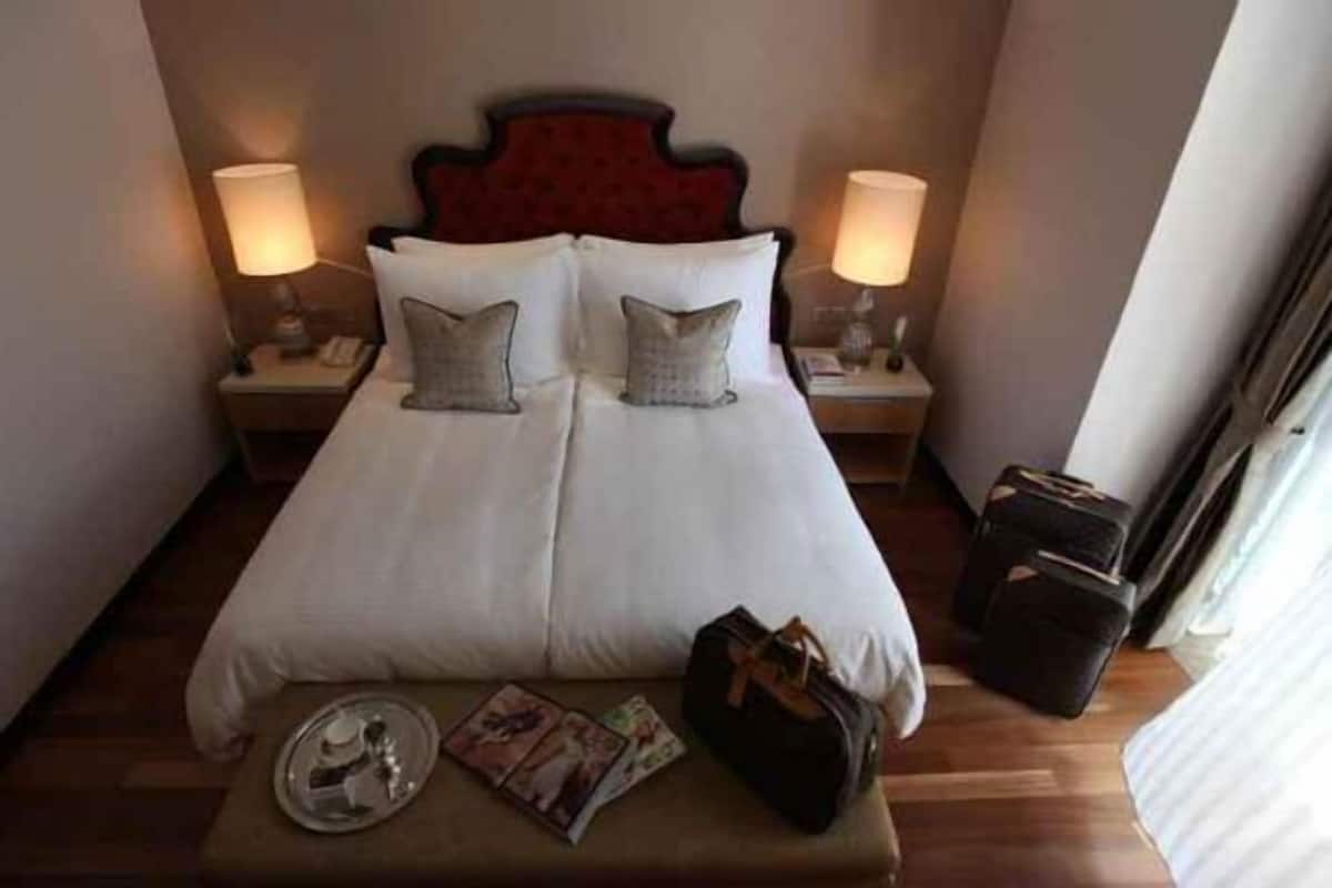 1 bedroom, premium bedding, minibar, in-room safe