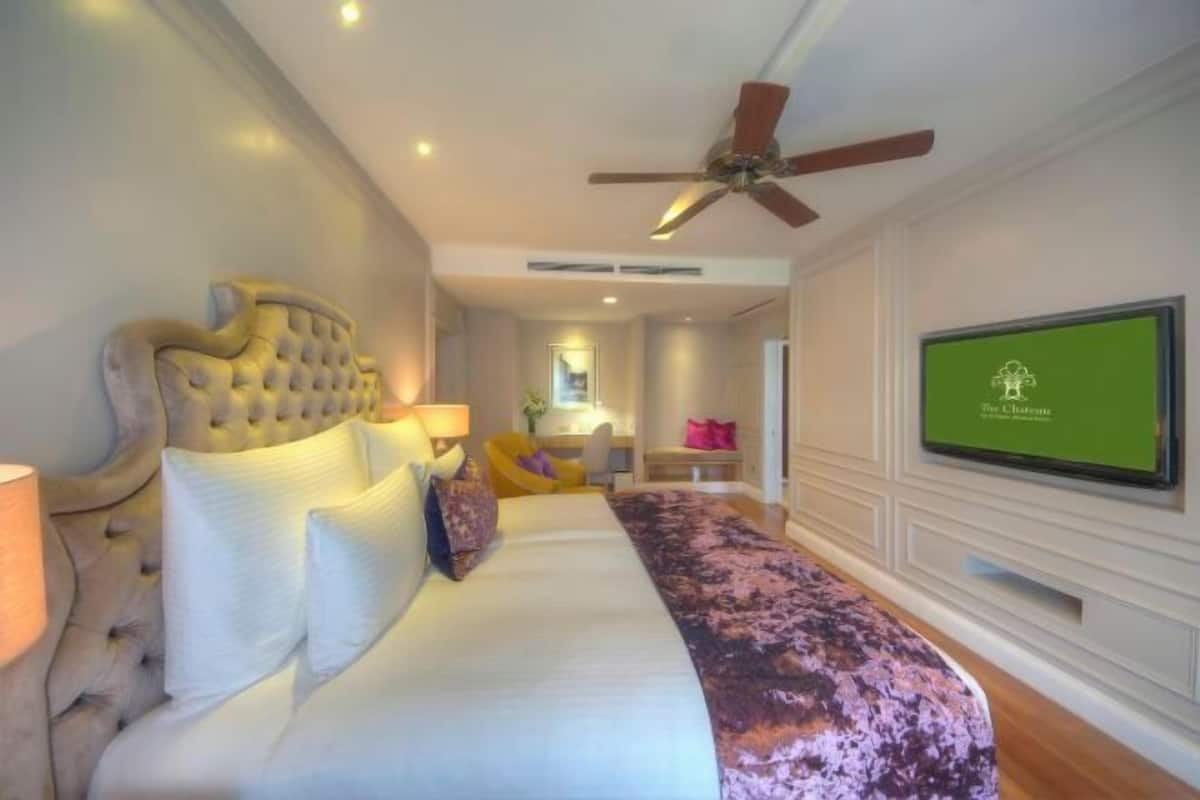 1 bedroom, premium bedding, minibar, in-room safe