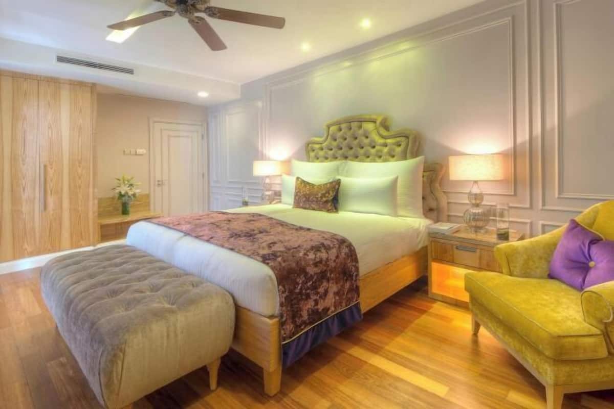 1 bedroom, premium bedding, minibar, in-room safe