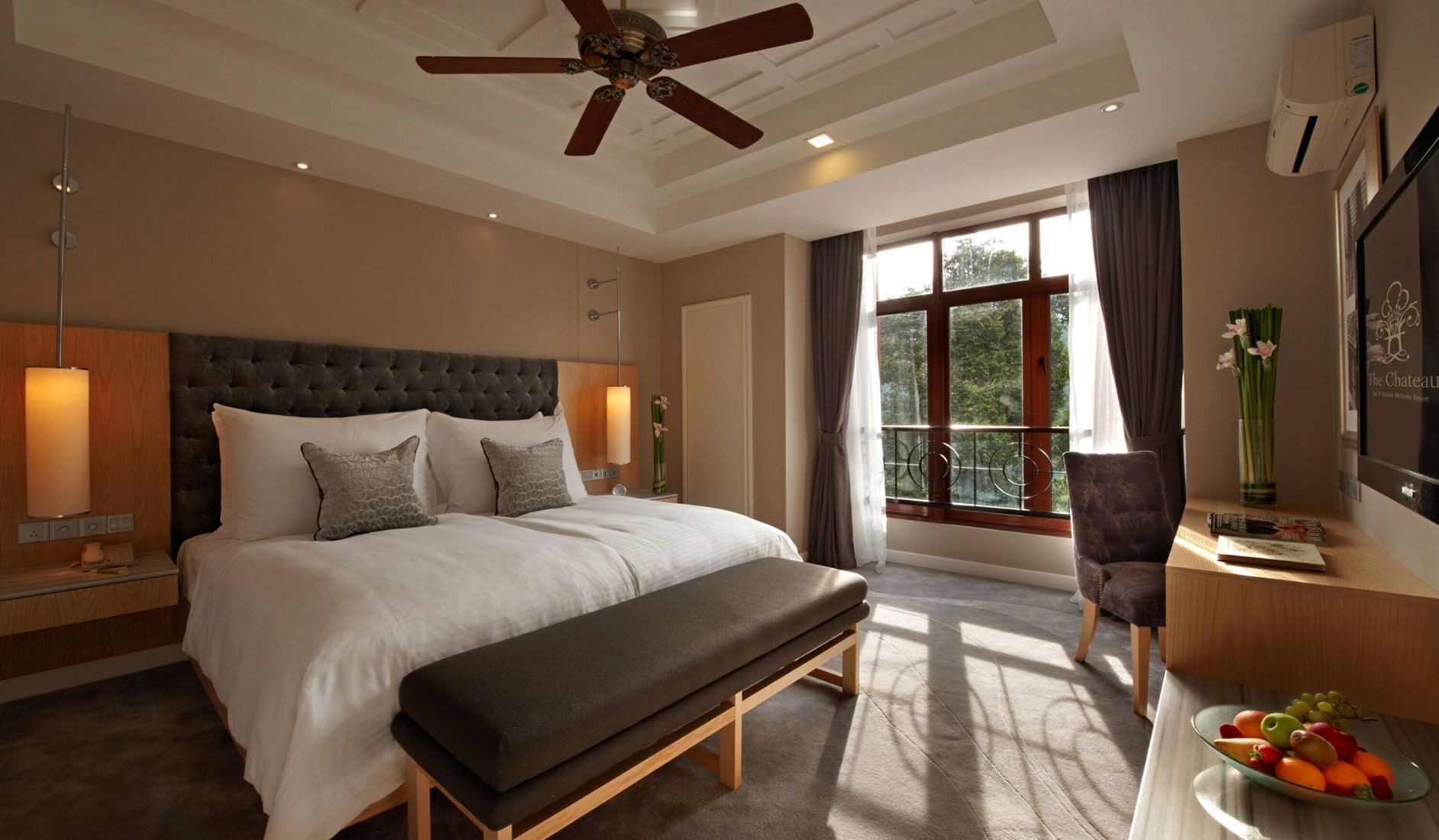 Premium bedding, minibar, in-room safe, desk