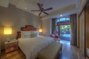 Jacuzzi Suite | Ropa de cama de alta calidad y minibar 