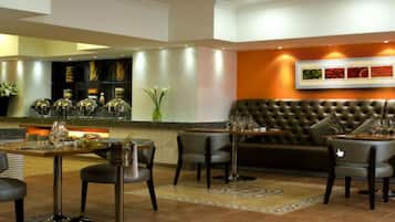 5 restaurantes; se sirven desayunos