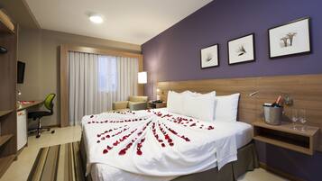 Standard, Uma cama Queen, Não-fumante | Comodidades do quarto