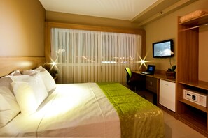 Minibar, in-room safe, desk, iron/ironing board - Comfort Hotel Sertãozinho (Sertaozinho)