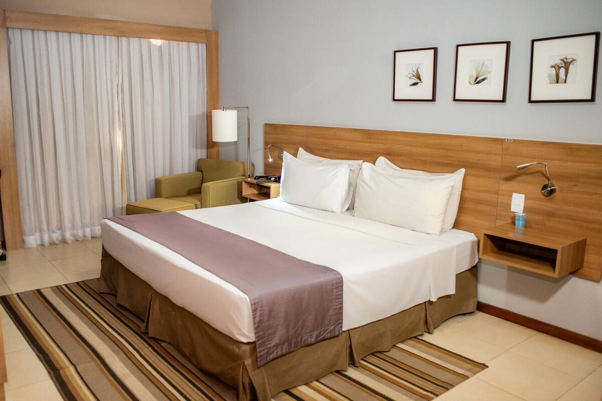 Minibar, in-room safe, desk, iron/ironing board (on request)