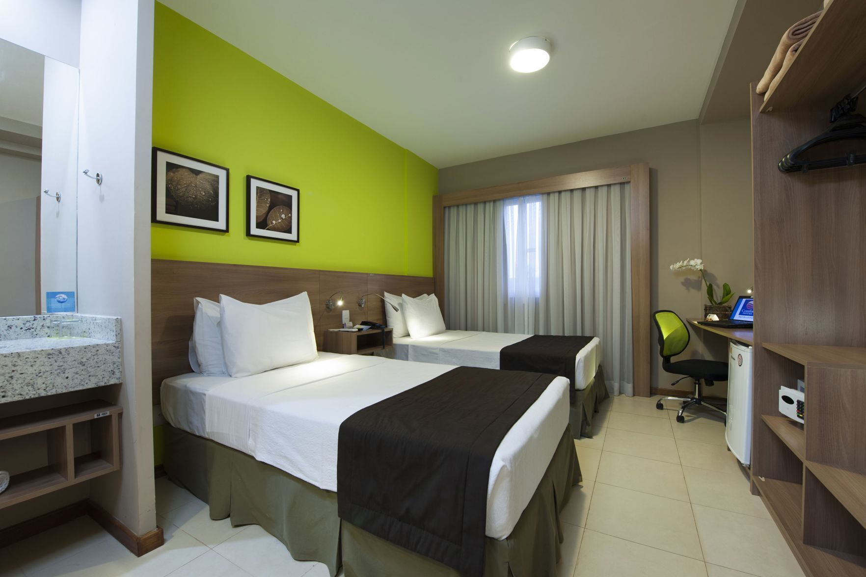 Minibar, in-room safe, desk, iron/ironing board