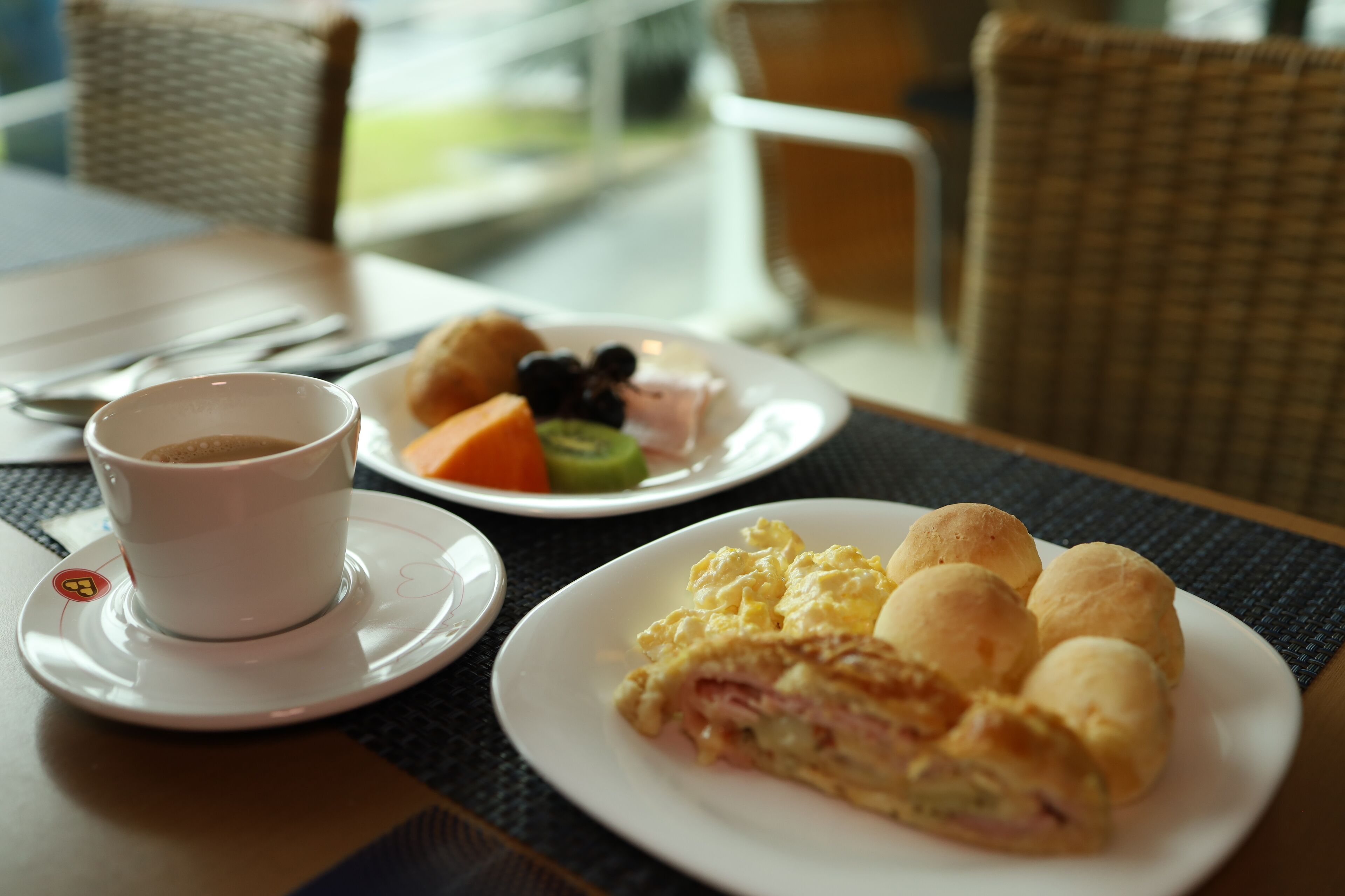 daily buffet breakfast (brl 25 per person)