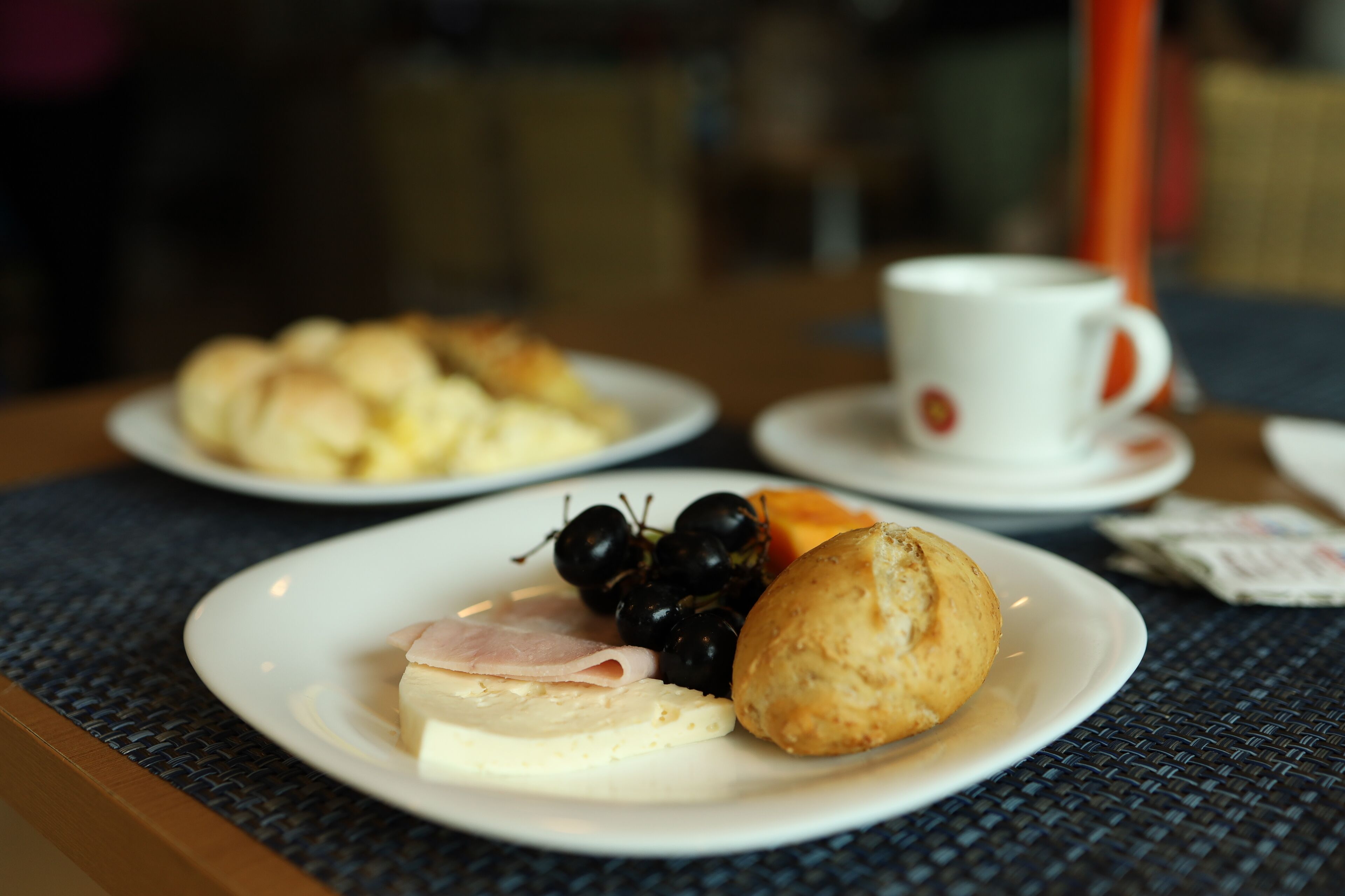 daily buffet breakfast (brl 25 per person)