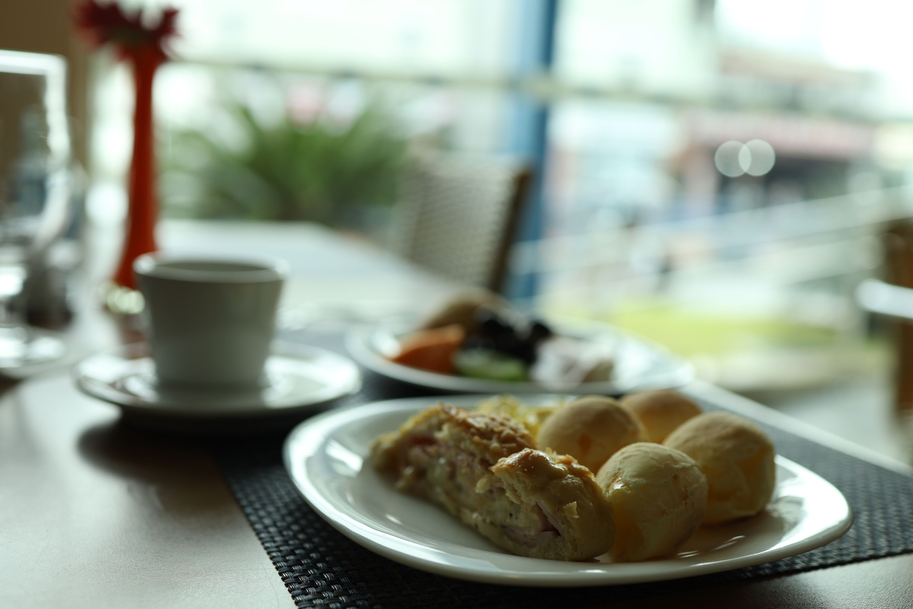 daily buffet breakfast (brl 25 per person)