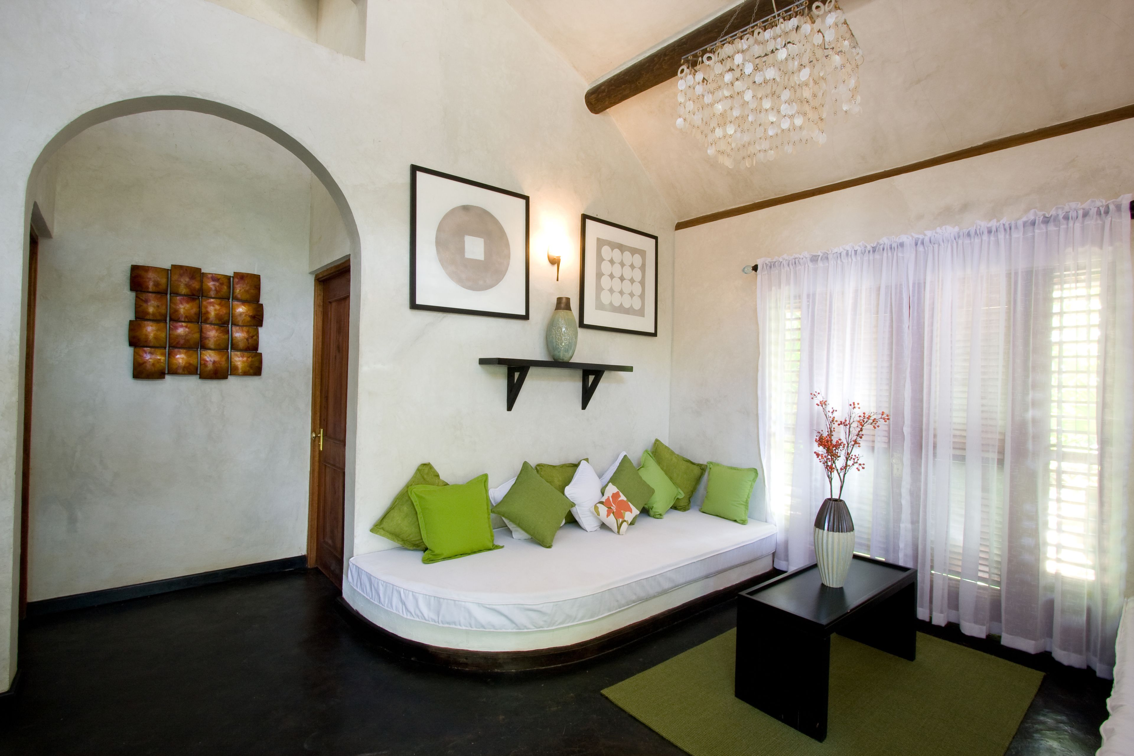 コテージ 2 ベッドルーム | リビング エリア | 36 インチのスマートテレビ (ケーブル放送視聴可)、テレビ、卓球台