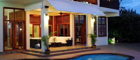 Premium bedding, pillowtop beds, in-room safe, individually decorated