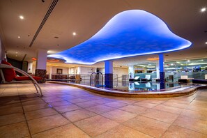 Indoor pool - DoubleTree by Hilton Hotel Dhahran (Al Khobar)