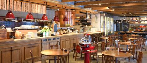 Breakfast, lunch and dinner served