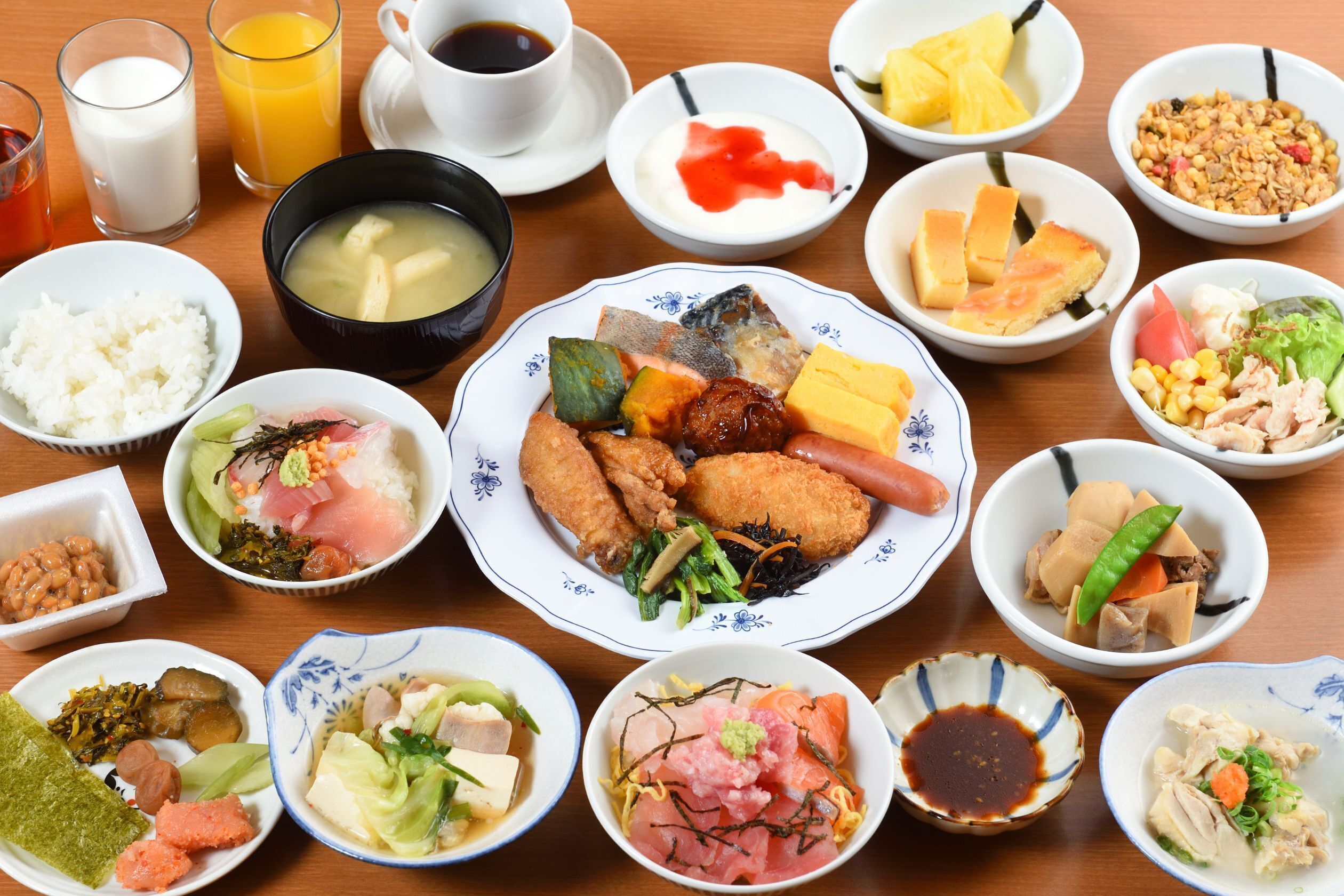 daily buffet breakfast (jpy 2200 per person)