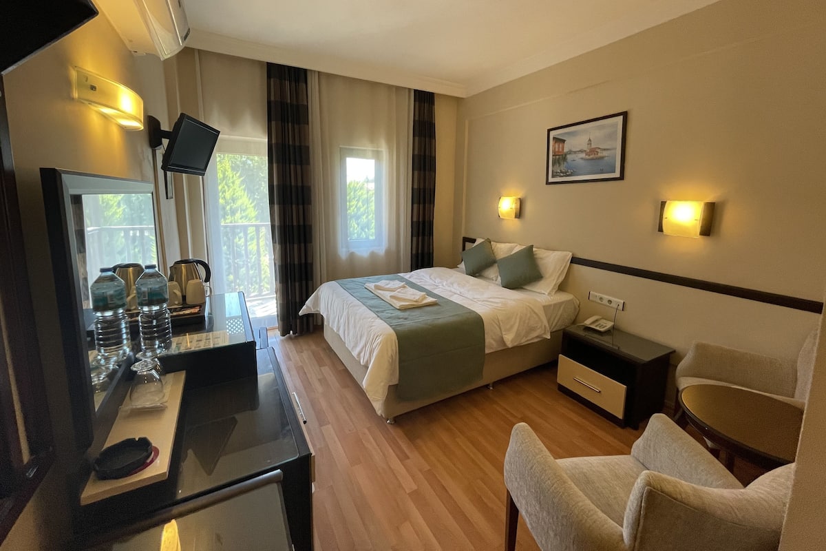 Een minibar, een kluis op de kamer, verduisterende gordijnen