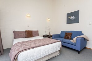 Standard Room, 1 Bedroom | Iron/ironing board, free WiFi - Kerikeri Court Motel (Kerikeri)