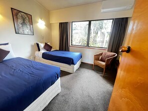 Iron/ironing board, free WiFi - Kerikeri Court Motel (Kerikeri)