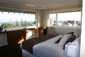 Desk, iron/ironing board, rollaway beds, free WiFi