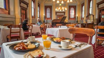Petit déjeuner buffet
