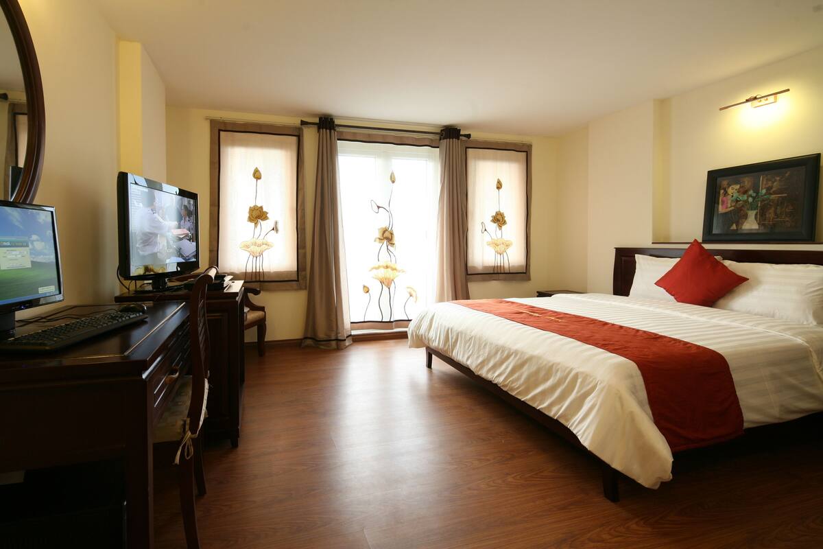 1 bedroom, minibar, in-room safe, desk