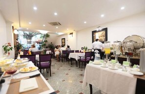 Dining - Charming 2 Hotel (Hanoi)