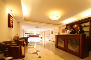 Reception - Charming 2 Hotel (Hanoi)