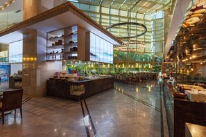 Free buffet breakfast 