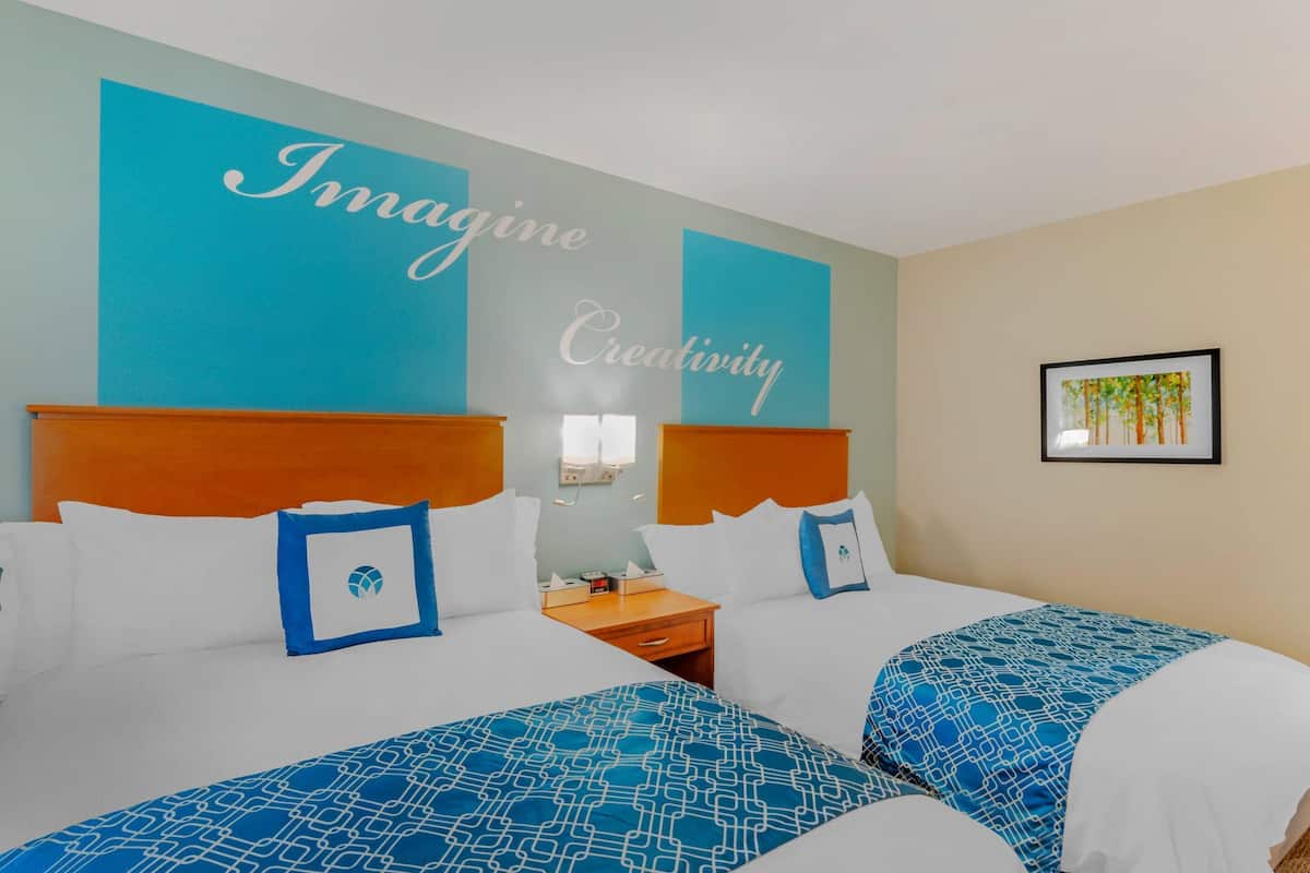 Caja de seguridad en la habitación y escritorio