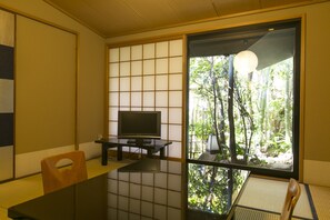 트래디셔널룸, 전용 욕실 (Japanese Room) | 객실 내 식사 공간