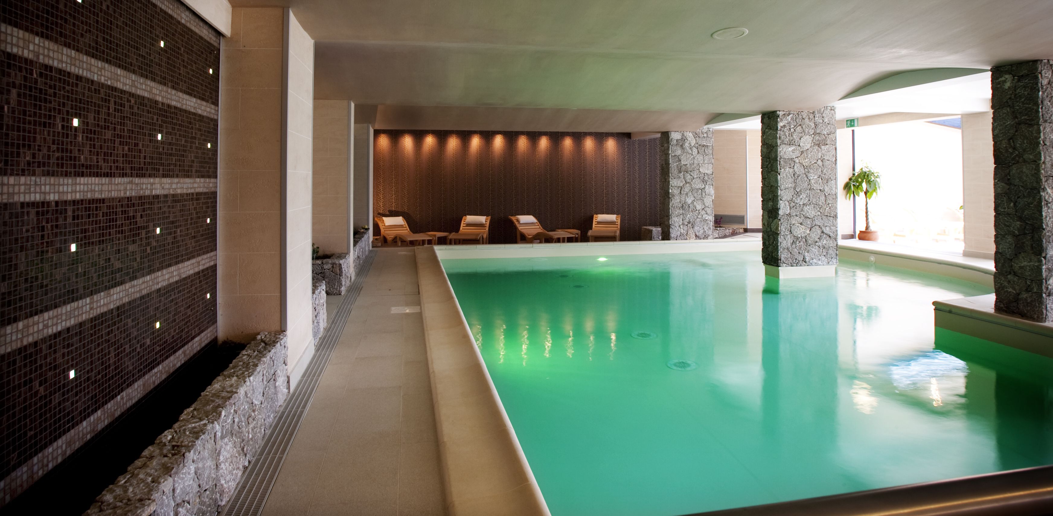 Parihoitohuone(ita), sauna, poreallas, turkkilainen sauna
